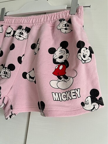 13-14 Yaş Beden Zara Mickey şort