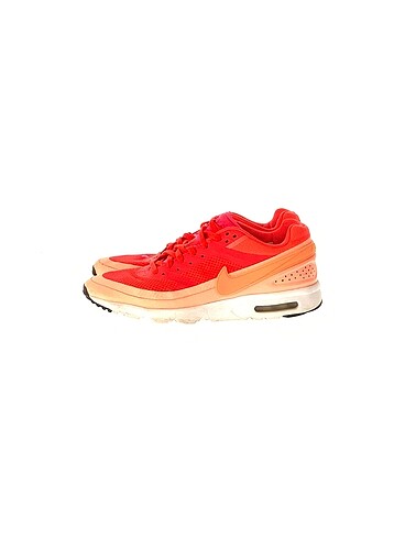 Nike Spor Ayakkabı %70 İndirimli.