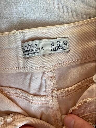 Bershka Açık pembe bershka pantalon 34 beden