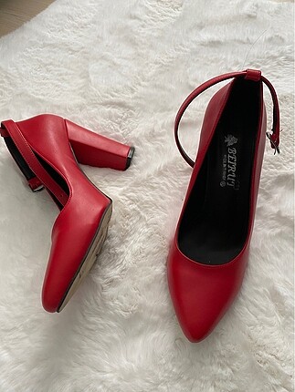 Zara Kırmızı topuklu ayakkabı
