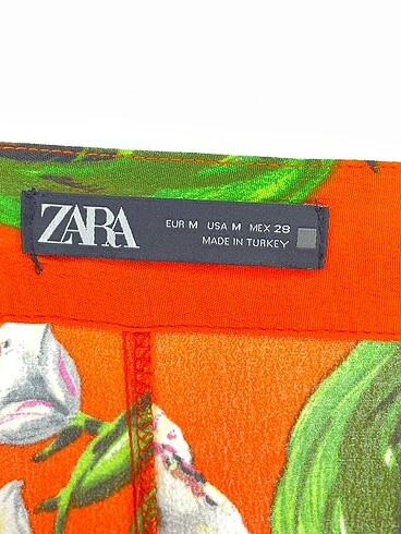m Beden çeşitli Renk Zara Mini Şort %70 İndirimli.