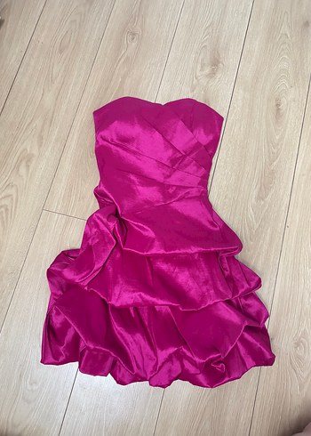 Pembe Straplez Volanlı Mini Abiye Elbise