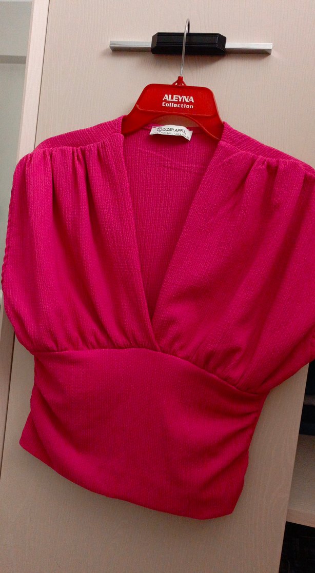 Pembe V Yaka Pilili Kolsuz Mini Bluz - Görsel 2