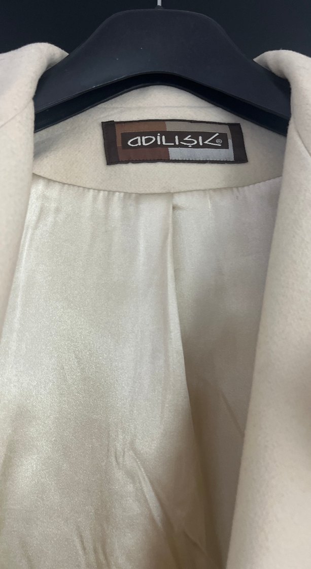 Kadın Beyaz Kaşmir Uzun Düğmeli Klasik Kaban - Görsel 2