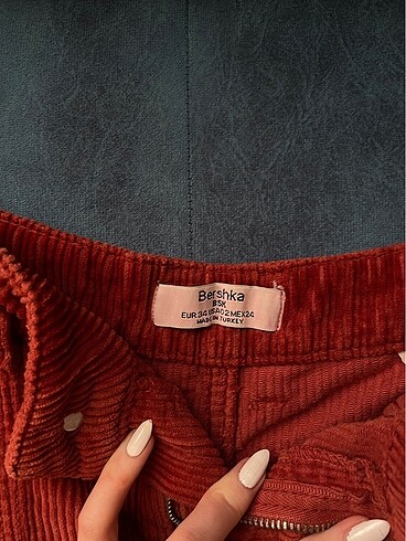 Bershka kadife mini şort