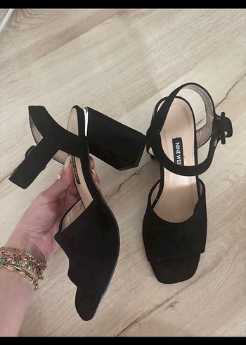 Nine West ürünü