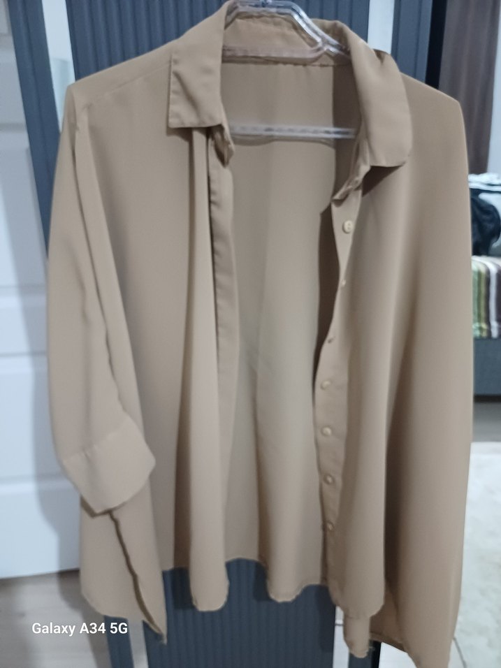 Düğmeli Bej Kadın Midi Gömlek - Görsel 3