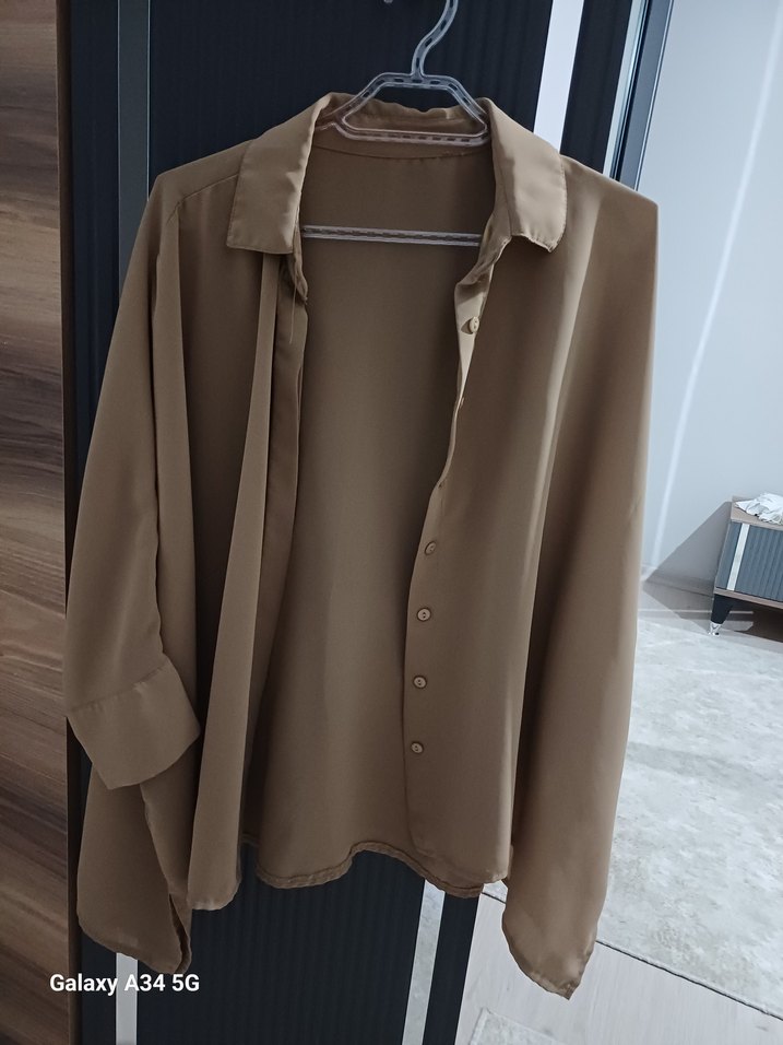 Düğmeli Bej Kadın Midi Gömlek - Görsel 2