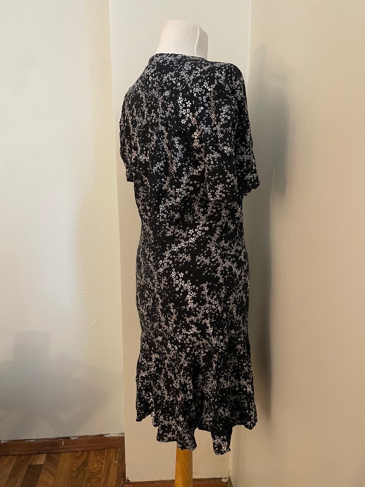 Mavi Jeans V Yaka Düğmeli Siyah Çiçekli Elbise - Görsel 2