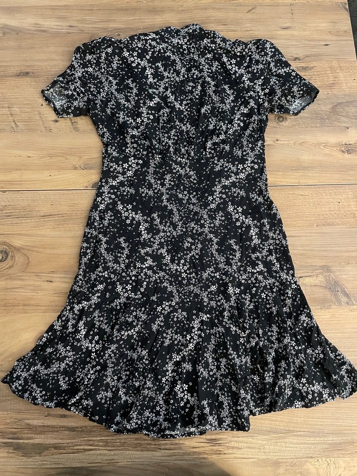 Mavi Jeans V Yaka Düğmeli Siyah Çiçekli Elbise - Görsel 4