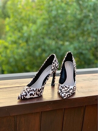 Modern Leopar Stiletto