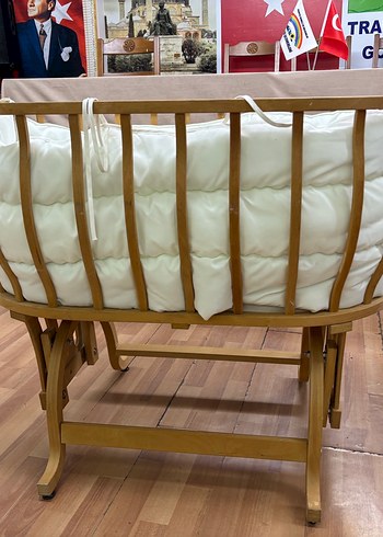 Sallanır Ahşap Bebek Beşiği - Görsel 4