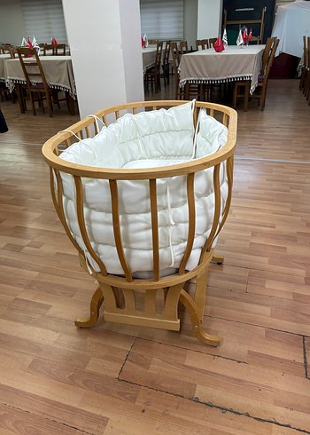 Sallanır Ahşap Bebek Beşiği - Görsel 2