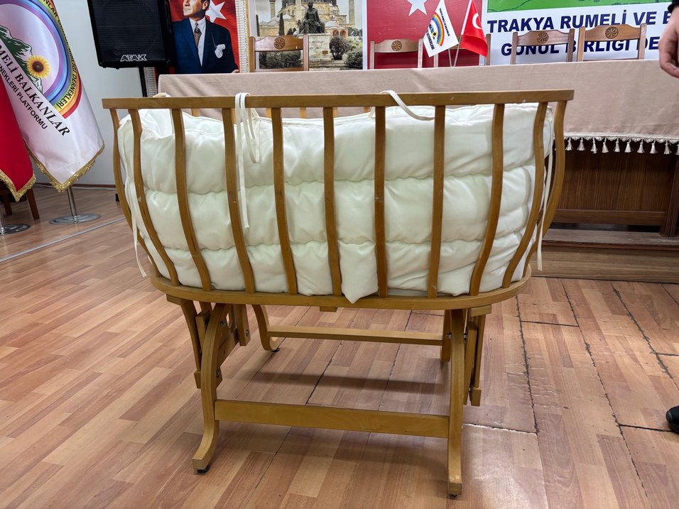 Sallanır Ahşap Bebek Beşiği - Görsel 4