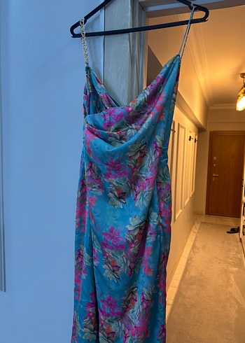 Çiçek Desenli Elbise - Görsel 3