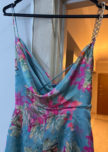 Çiçek Desenli Elbise - Görsel 2