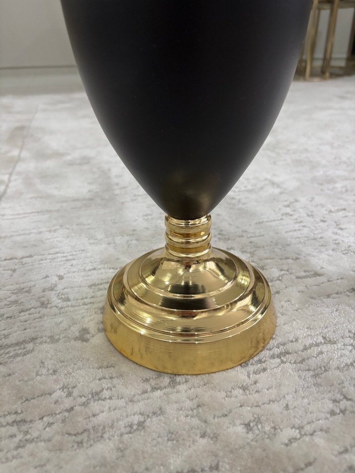 Siyah Vazo Altın Detaylı - Görsel 4