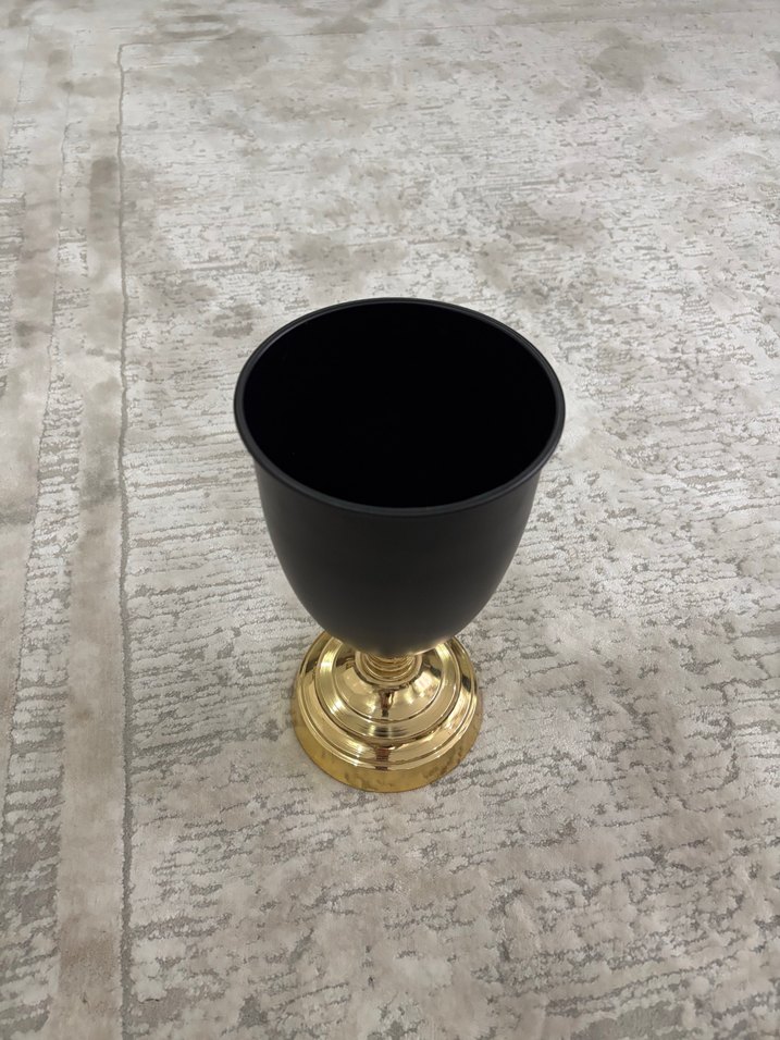 Siyah Vazo Altın Detaylı - Görsel 2