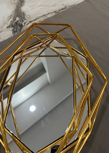 Altın Renkli Dekoratif Geometrik Aynalı Tepsiler - Görsel 4