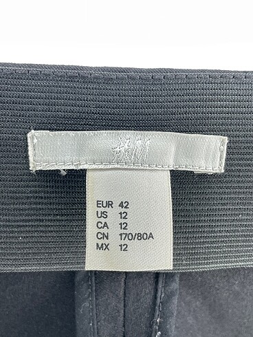 42 Beden siyah Renk H&M Kumaş Pantolon %70 İndirimli.