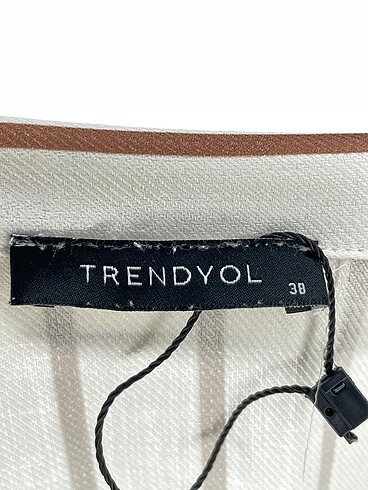 38 Beden çeşitli Renk Trendyol & Milla Bluz %70 İndirimli.