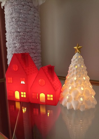 kırmızı evler ve cam agaci - Görsel 2