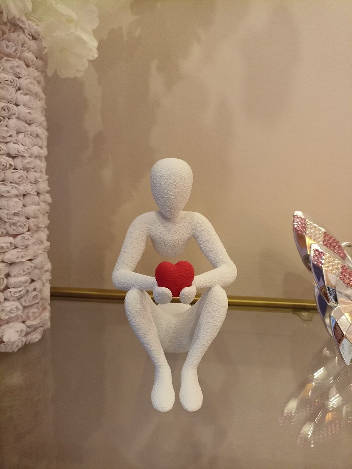 Kırmızı Kalpli Beyaz Figürin - Görsel 2