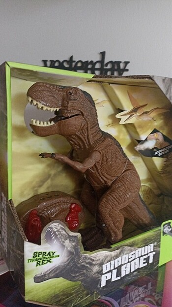 Yürüyen ışıklı buhar çıkaran dinazor - Görsel 2