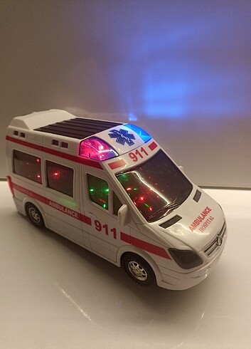  Beden Sesli ışıklı kendi gezen ambulans 