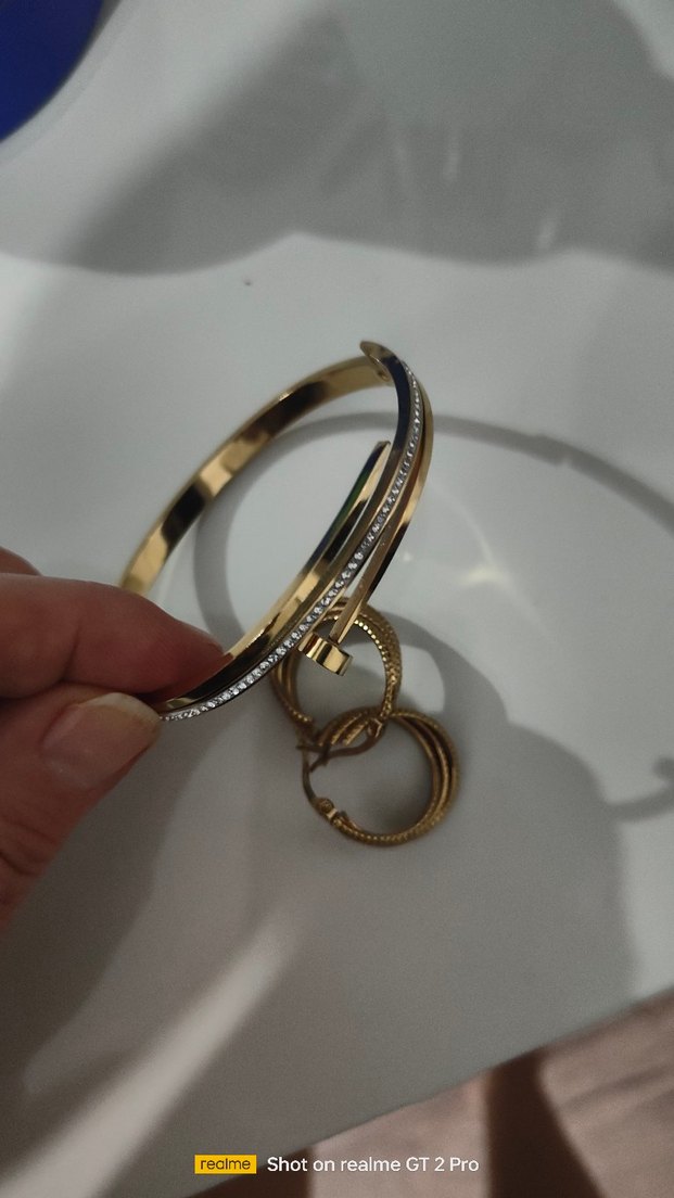 Altın Renkli Minimalist Tokalı Bileklik - Görsel 3