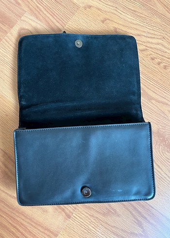 Parlak Siyah Yılan Desenli Zincir Detaylı Süet Çanta - Görsel 4