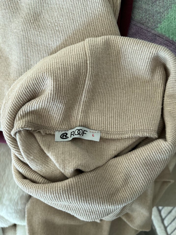 Bej Yüksek Yakalı Kadın Kazak - Görsel 3