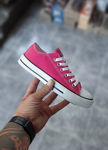 Converse marka temsilidir 