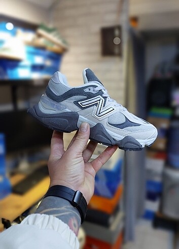 Newbalance 9060 ithal ürün marka temsilidir 