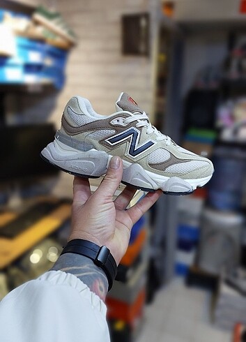 Newbalance 9060 ithal ürün marka temsilidir 