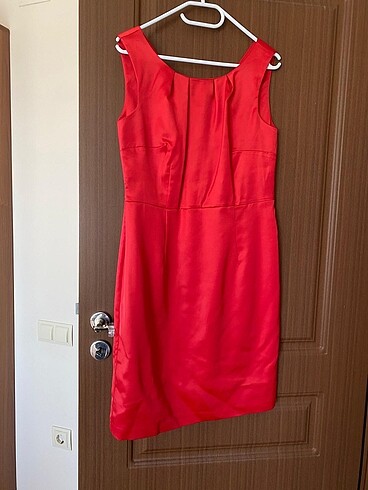 F&F kirmizi saten elbise