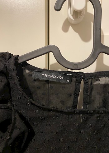 Uzun Kollu Siyah Fırfırlı Bluz - Görsel 2