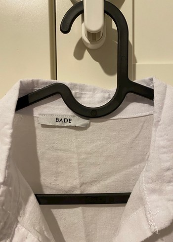 Düğmeli Beyaz Keten Kadın Gömlek - Görsel 3