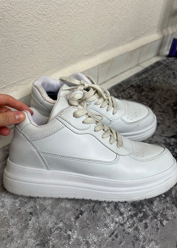 Diğer Minimal Beyaz Sneaker