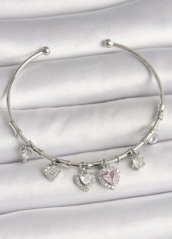 Pirinç Gümüş Renk Sallantı Pembe Zirkon Taşlı Kalp Model Charm K