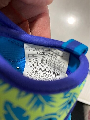 21 Beden Decathlon bebek sandaleti