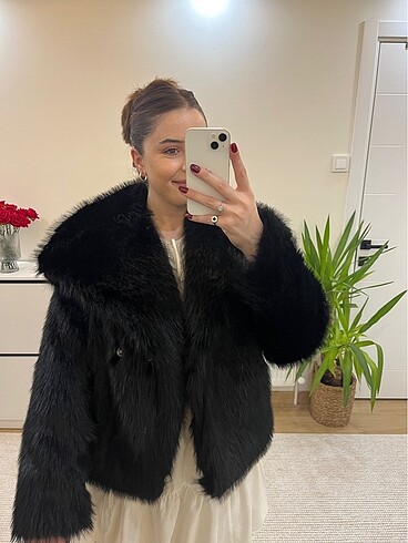 Zara Siyah Kürk