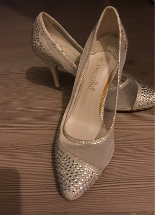 36 Beden Taşlı şık stiletto