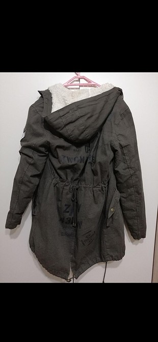 içi tüylü haki rengi parka 