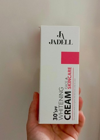 Jadell 30+ SPF Parlak Beyaz BB Krem