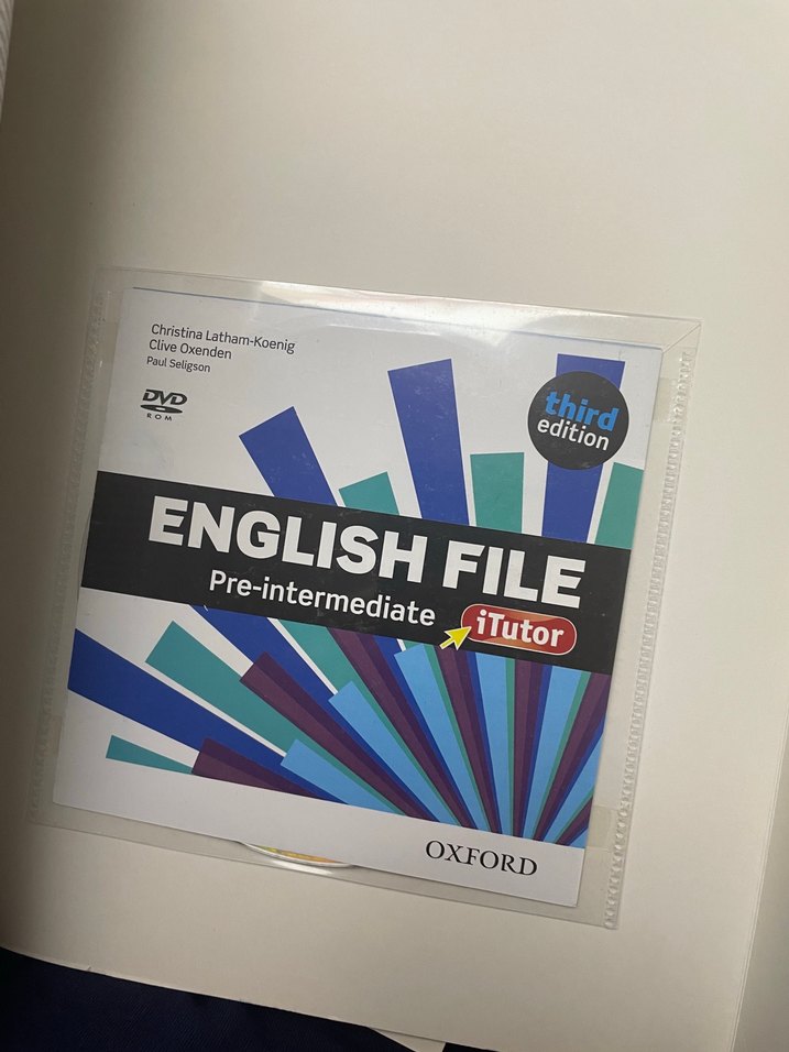 English File Pre-Intermediate Öğrenci Kitabı 3. Baskı - Görsel 3