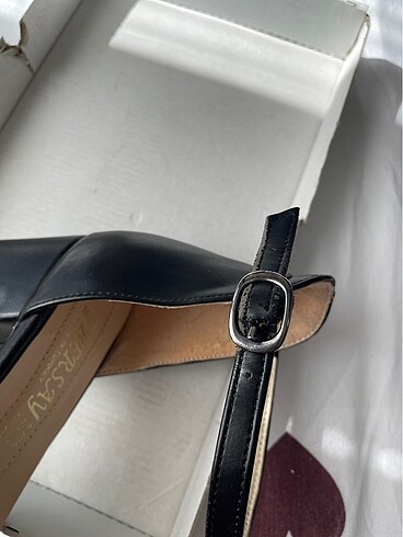 Kısa topuklu sandalet - Görsel 5