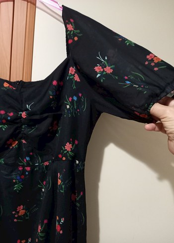 yaka detaylı çiçekli şifon elbise - Görsel 9