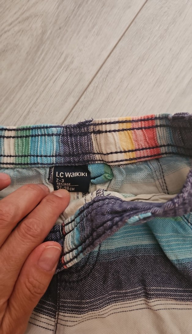 Çocuk Renkli Bağcıklı Batik Şort - Görsel 3