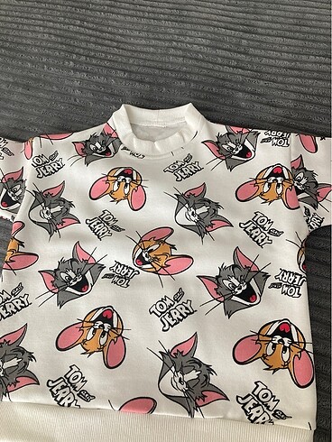 Sweatshirt